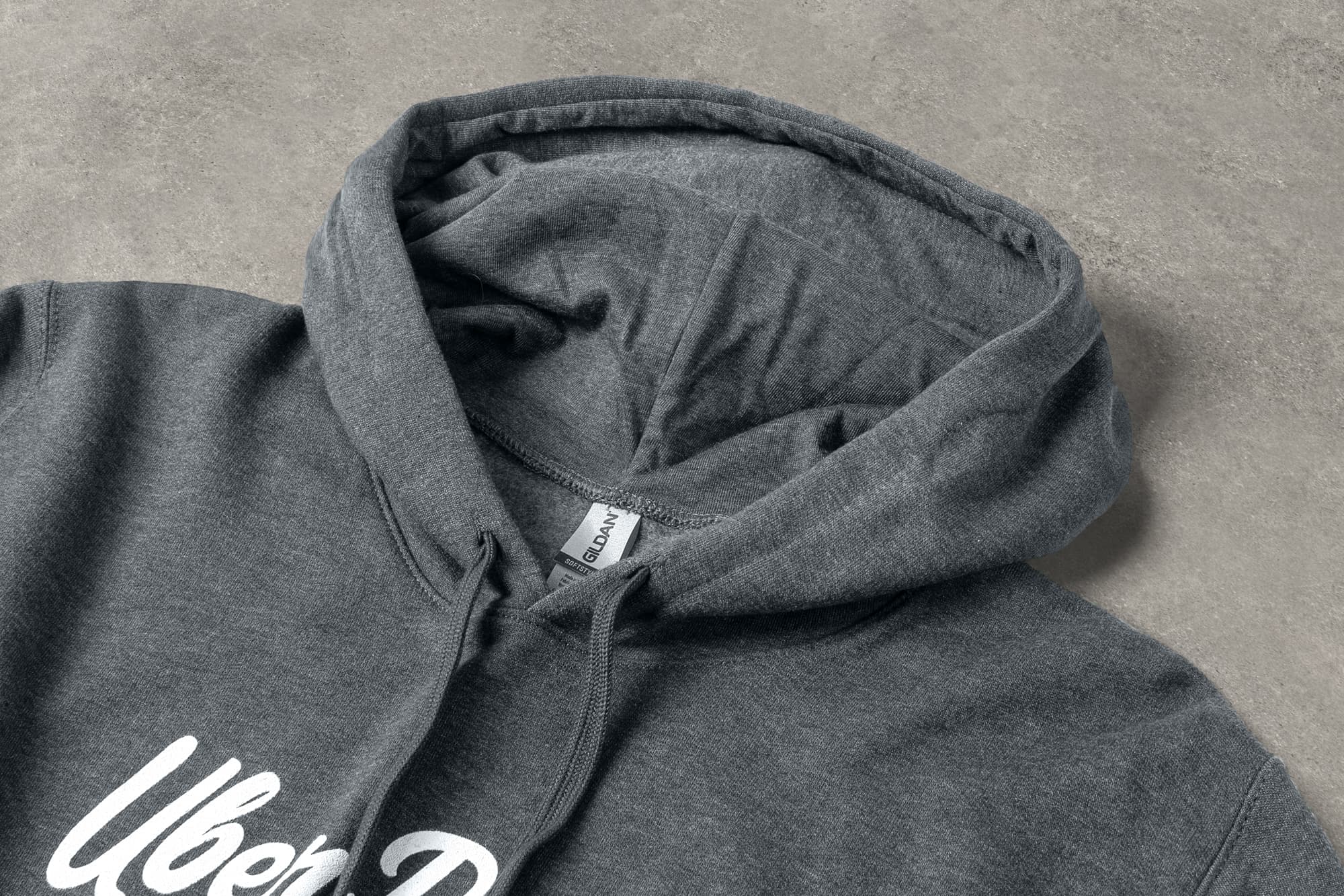 Image showing a detail view of the Softstyle hoodie by Gildan.